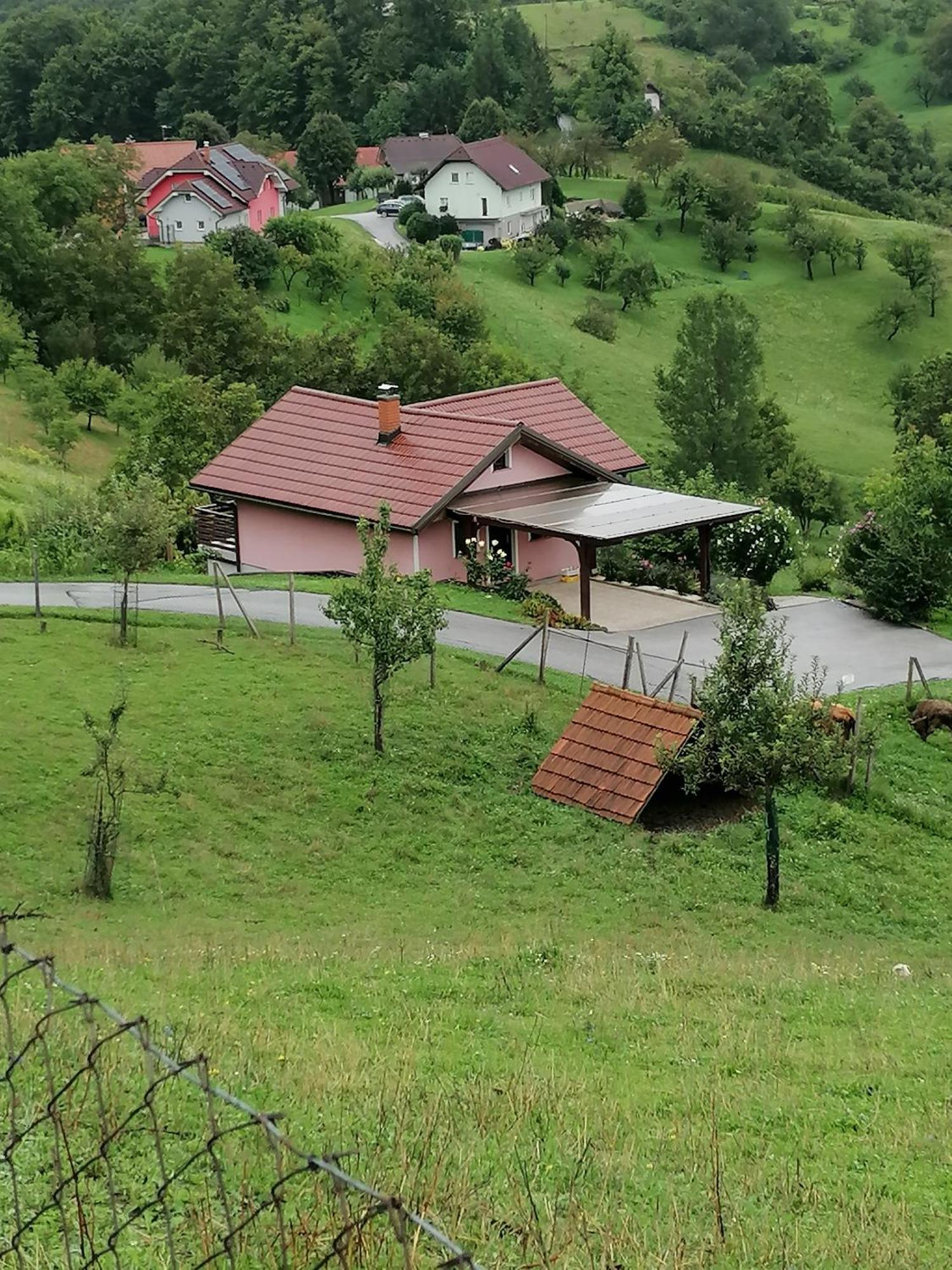 Hiska Na Gorci Lägenhet Podčetrtek Exteriör bild